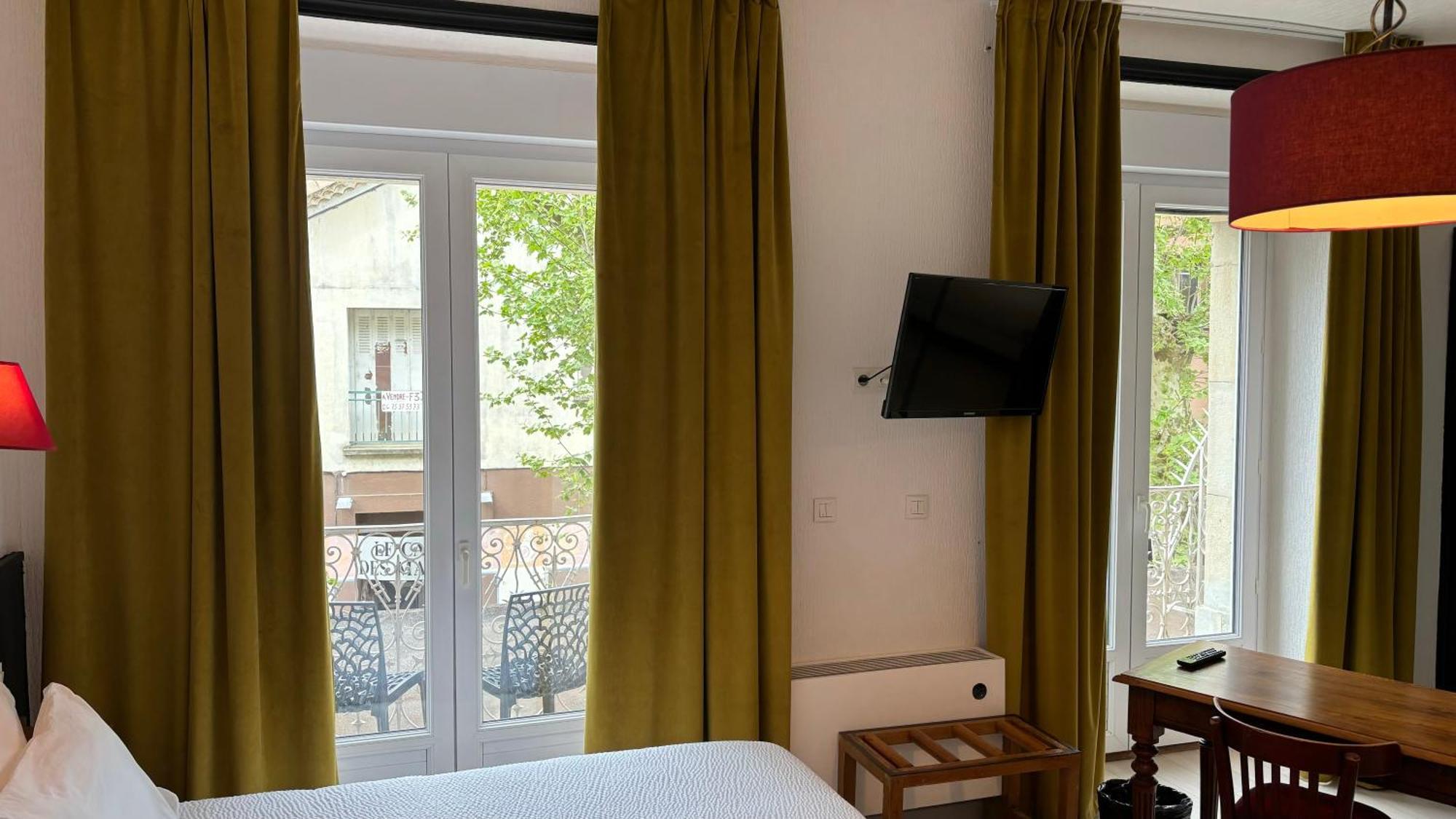 Logis Hotel Restaurant Grand Hotel De Lyon ヴァル・レ・バン エクステリア 写真